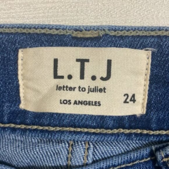 LETTER TO JULIET Women's Cropped Distressed & Tapered Blue Denim Jeans Size 24 - Picture 6 of 9